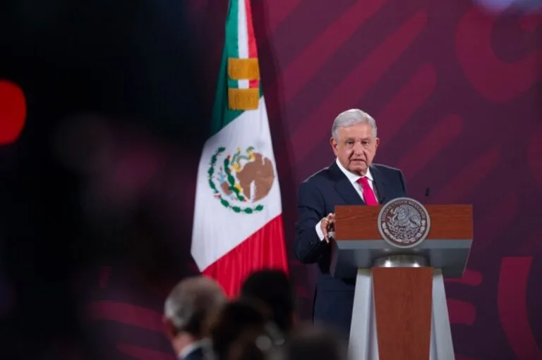 amlo serio