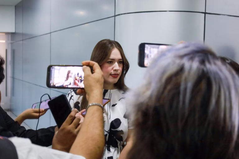 af8c56f3-af8c-4eb1-8a85-94d26e7afdf4