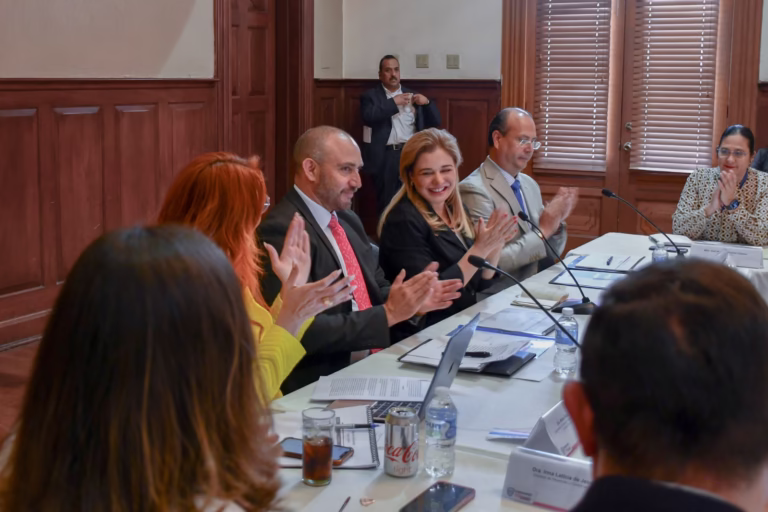 MARU CAMPOS GILBERTO BAEZA SALUD