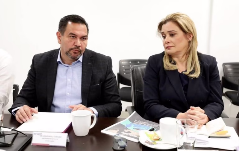 CRUZ PEREZ CUELLAR MARU CAMPOS ARCHIVO