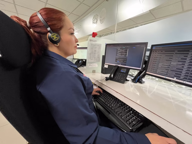 911 operadora telefono llamada centro atencion dspm3