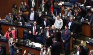 diputados-reciben-plan-b-aprobado-por-el-senado-2