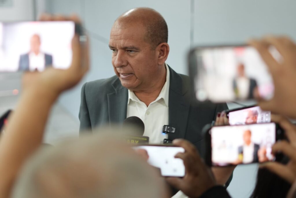 8d13423a-dbdd-4d4f-8382-4004e995b8c2