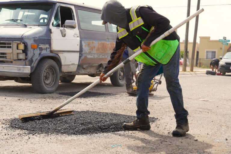 1000676841